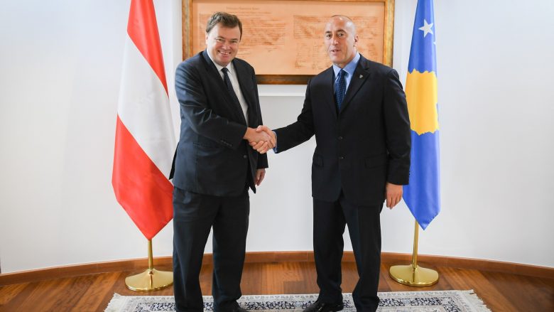 Haradinaj takohet me ambasadorin e Austrisë, pret rreshtimin e saj me Gjermaninë në përmbylljen e procesit të vizave