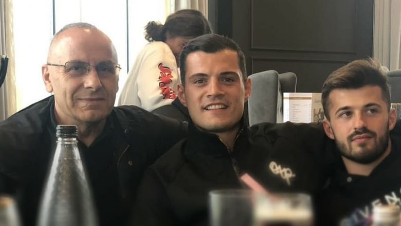 Xhaka dhe Ajeti vizitojnë Kosovën para ndeshjes me Anglinë