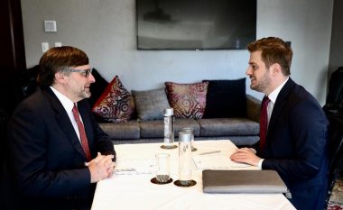 Cakaj takohet me Palmer: Marrëveshja duhet të përfundojë me njohje të Kosovës nga ana e Serbisë