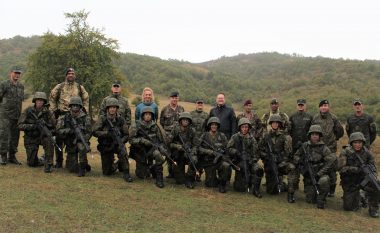 Ambasadori britanik viziton Komandën e Trajnimit dhe Doktrinës së Forcës së Sigurisë së Kosovës