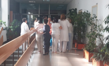Sërish sulm në spitalin “8 Shtatori”, personeli mjekësor në protesta