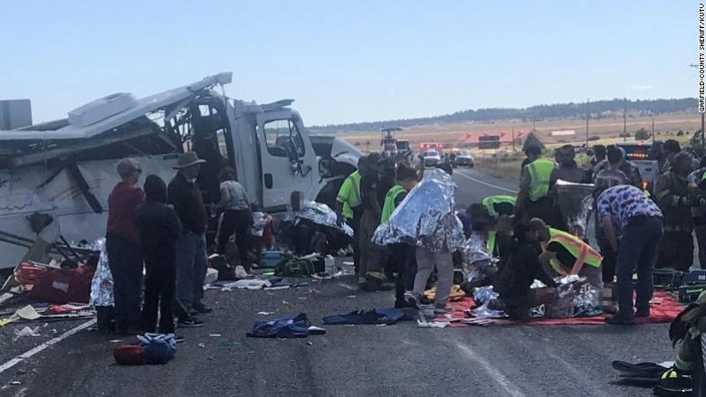 Autobusi që transportonte turistë kinezë pësoi aksident, katër të vdekur dhe shumë të lënduar