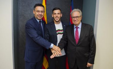 Zyrtare: Carles Perezit vazhdon kontratën me Barcelonën