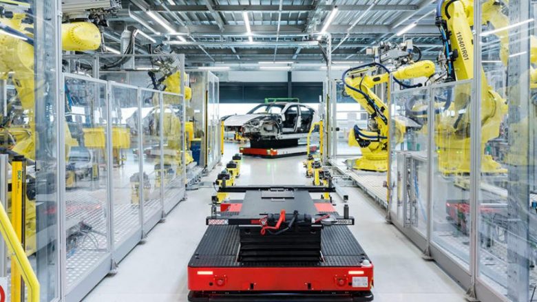 Fabrika re e Porsche, gati për të prodhuar Taycan si është planifikuar