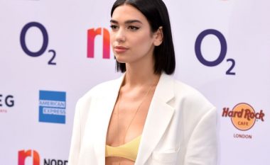 Dua Lipa tregon se përse ishte kaq e veçantë që Miley Cyrus të vijë në festivalin “Sunny Hill”