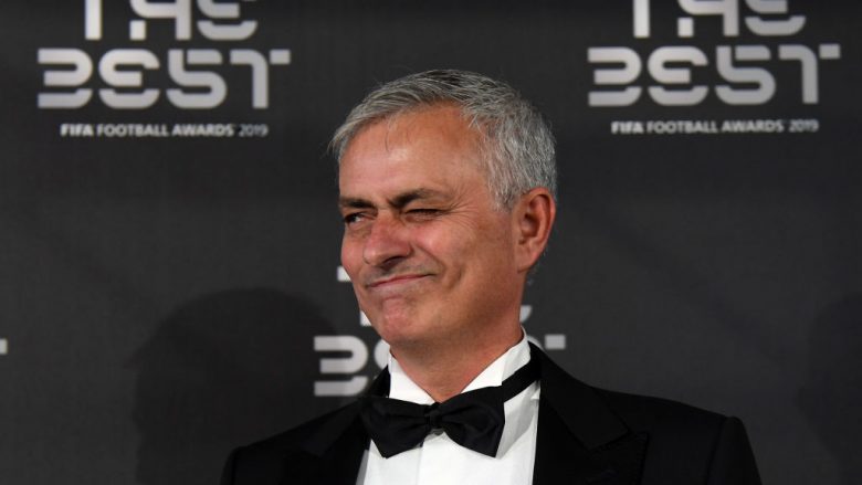 Jose Mourinho i ka refuzuar të gjitha ofertat, po pret për Real Madridin