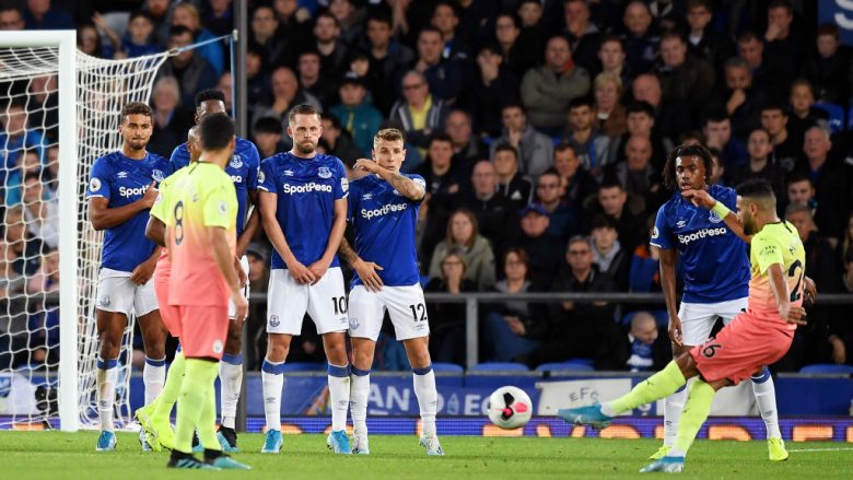 City fiton përballjen dramatike ndaj Evertonit