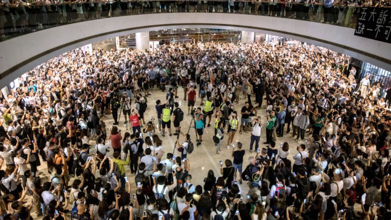 Protestat në Hong Kong, shtyhet turneu i tenisit