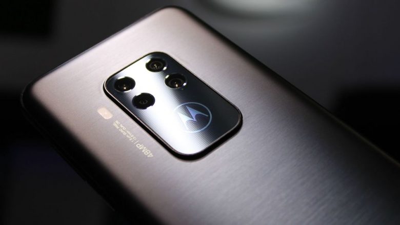 Motorola po përgatit telefona që mund të karikohen nga distanca