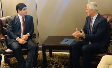 Thaçi takohet me presidentin e Kosta Rikës