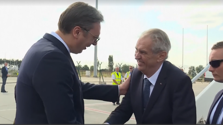 Presidenti çek, Vuçiqit: E dua Serbinë dhe popullin e saj, Kosova nuk më pëlqen