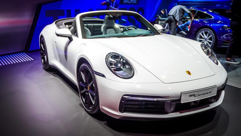 Shfaqet Porsche 911 Cabriolet i ri