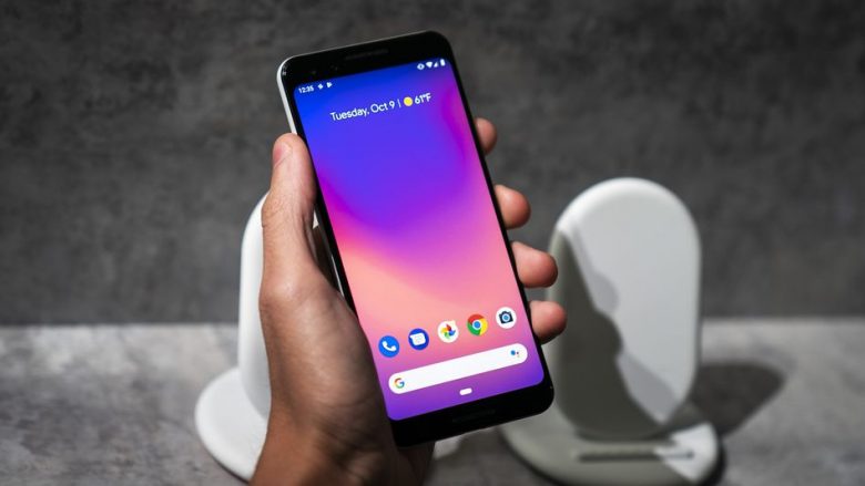 Telefoni Pixel 4 mund të shfrytëzohet për pritjen e telefonatës, derisa operatori të jetë gati