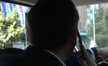 Osmani deklarohet për përdorimin e telefonit në veturë