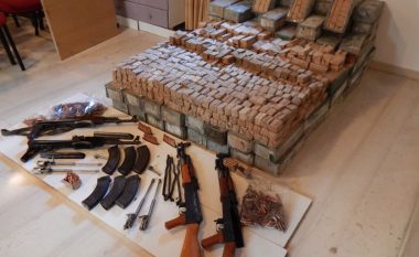 Goditet një grup që trafikonte armë e municione nga Shqipëria në Greqi