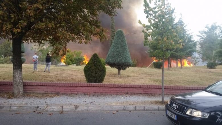 Zjarr i madh në Qytetin Studenti në Tiranë