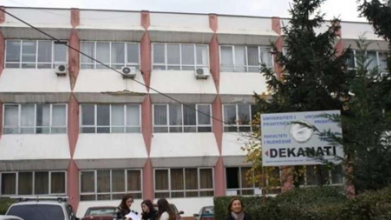 Aplikantët për personel akademik në Fakultetin e Mjekësisë, shprehen të zhgënjyer, thonë se e vetmja shpresë është largimi nga Kosova