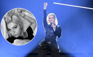 Bebe Rexha pozon pa makijazh e sapo zgjuar nga gjumi, nuk heziton t'i tregojë qukat e fytyrës