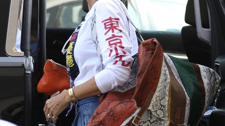 Heidi Klum ka lajmëruar ardhjen e trendit të ri: Në këto xhinse do të dukeni si super model!