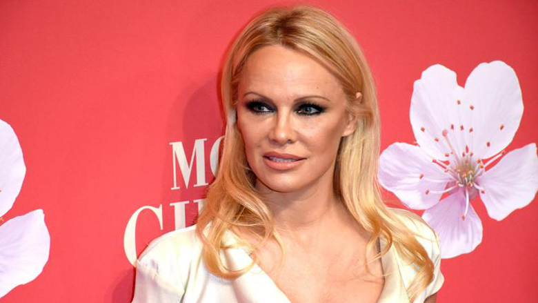 Tingëllon e pabesueshme, mirëpo edhe kjo ka ndodhur: Pamela Anderson nuk është më biondinë, kështu duket tani!