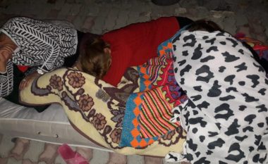 Tërmetet gjatë natës, në Durrës njerëzit flenë jashtë