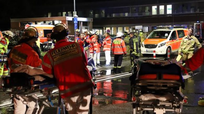 Zjarri shpërthen në një spital në Dusseldorf të Gjermanisë, një i vdekur dhe dhjetëra të lënduar
