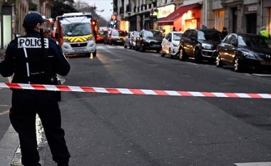 Sulm ndaj një xhamie në Francë, agresori ka drejtuar automjetin e tij drejt objektit fetar