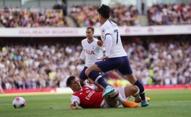 Xhaka u kërkon falje tifozëve të Arsenalit për penalltinë e shkaktuar ndaj Tottenhamit