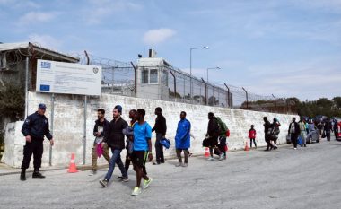 Greqia me masa të reja për migrantët
