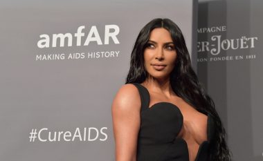 Kim Kardashian e vonoi lindjen e vajzës së parë, sepse nuk donte ta lindte pa bërë manikyrin