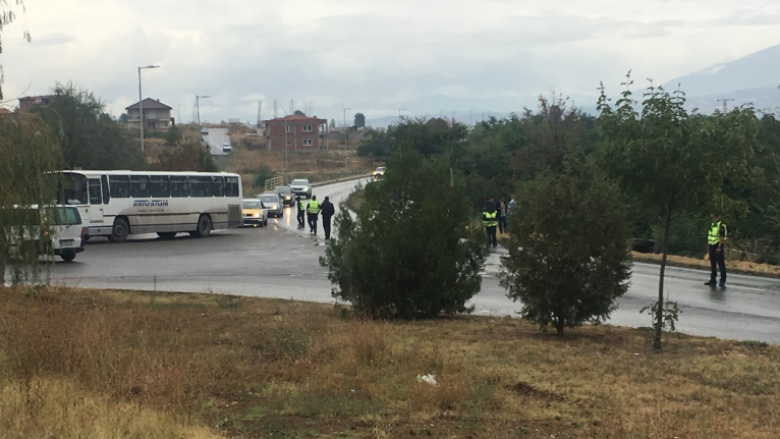 Përmbyset një autobus në Koçan, gjashtë persona të lënduar