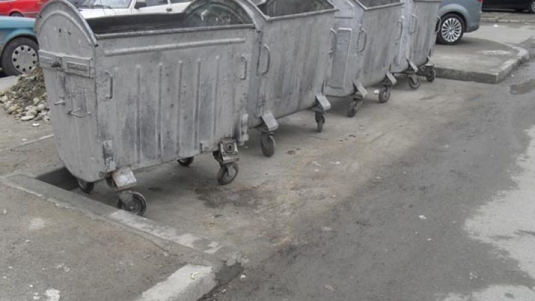 NPK “Tetova”: Mos parkoni vetura afër kontinjerëve, bëhen pengesë gjatë mbledhjes së mbeturinave