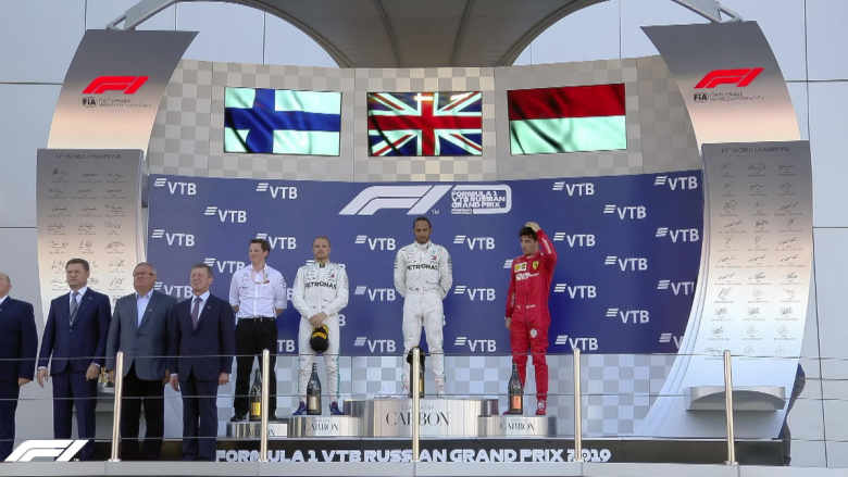 Hamilton fiton çmimin e madh të Rusisë, Ferrari pozicionohet në vendin e tretë