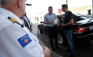 Veseli: Me mua kryeministër, bashkatdhetarët nuk do të paguajnë policat e sigurimeve kur vijnë në Kosovë