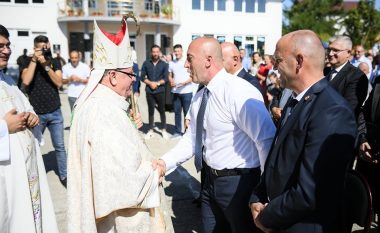 Haradinaj i bashkohet festës së Shën Mhillit