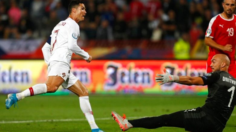 Portugalia mposhtë me lehtësi Serbinë, Ronaldo shënon gol të bukur me parabolë