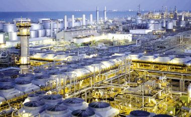 Arabia Saudite në bisedime për shitjen e 1 për qind të aksioneve të Aramco