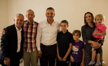 Skenderaj: Familja Dervishaj bëhet me shtëpi, edhe shtatë të tjera priten të ndërtohen së shpejti