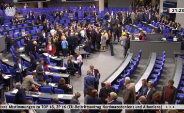 Bundestagu voton pro hapjes së negociatave me Shqipërinë