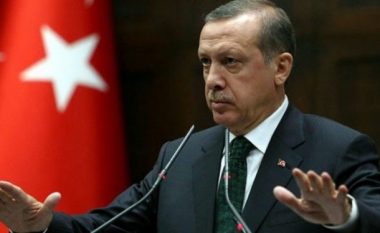 Erdogan planifikon rikthimin e refugjatëve në Siri