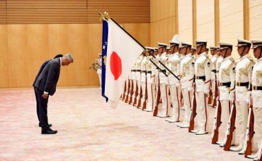 Thaçi pritet nga kryeministri japonez, Shinzo Abe, bisedojnë për dialogun Kosovë – Serbisë
