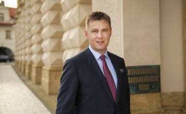 Ministri i Jashtëm çek: Asnjë arsye për të tërhequr njohjen e Kosovës
