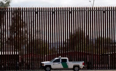 Pentagoni zhbllokon 3,6 miliardë euro për murin me Meksikën