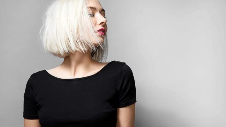 Stili ideal i flokëve për gratë mbi 40 vjeç: I thjeshtë dhe në modë!