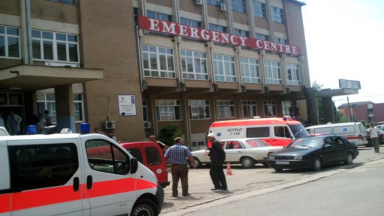 Nëntë nga 26 zyrtarët e KQZ-së dërgohen në Klinikën Infektive, dyshohet se janë helmuar