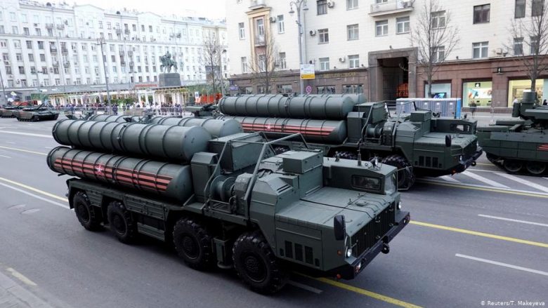 Rusia dërgon sisteme raketash në Serbi