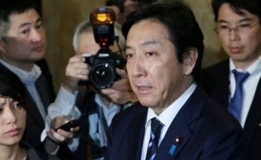 Ministri japonez dorëhiqet pasi i dhuroi pjepra votuesve
