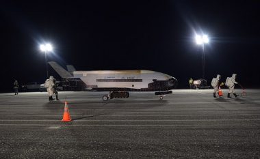 Pas misionit 780 ditësh në hapësirë, fluturakja X-37B e forcave ajrore amerikane rikthehet në Tokë