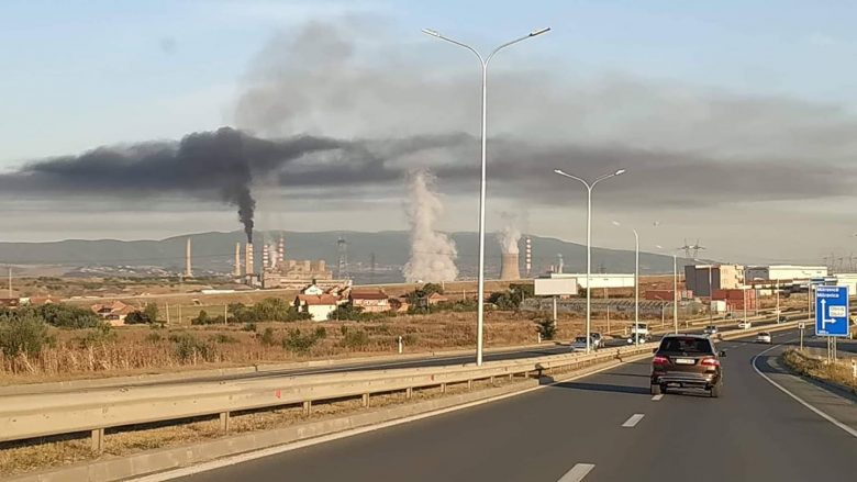 Qytetarët e Obiliqit ankohen për erë të rëndë dhe tym, fajsojnë komunën dhe qeverinë