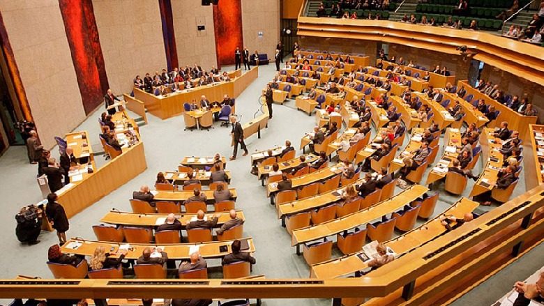 Parlamenti i Holandës, tre mocione kundër Shqipërisë: Të mos hapen negociatat me asnjë kusht